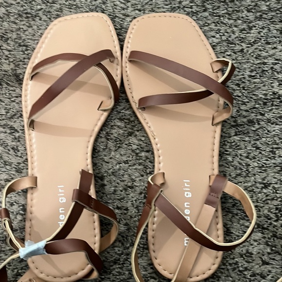 NWOB Steve Madden (Madden Girl) Sandals - Picture 6 of 7